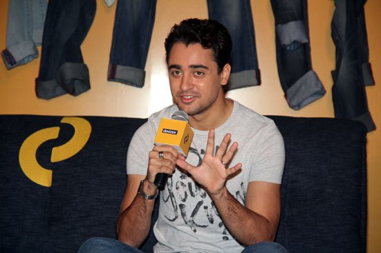 Imran Khan and his Hand Gestures Imran Khan and his Hand Gestures